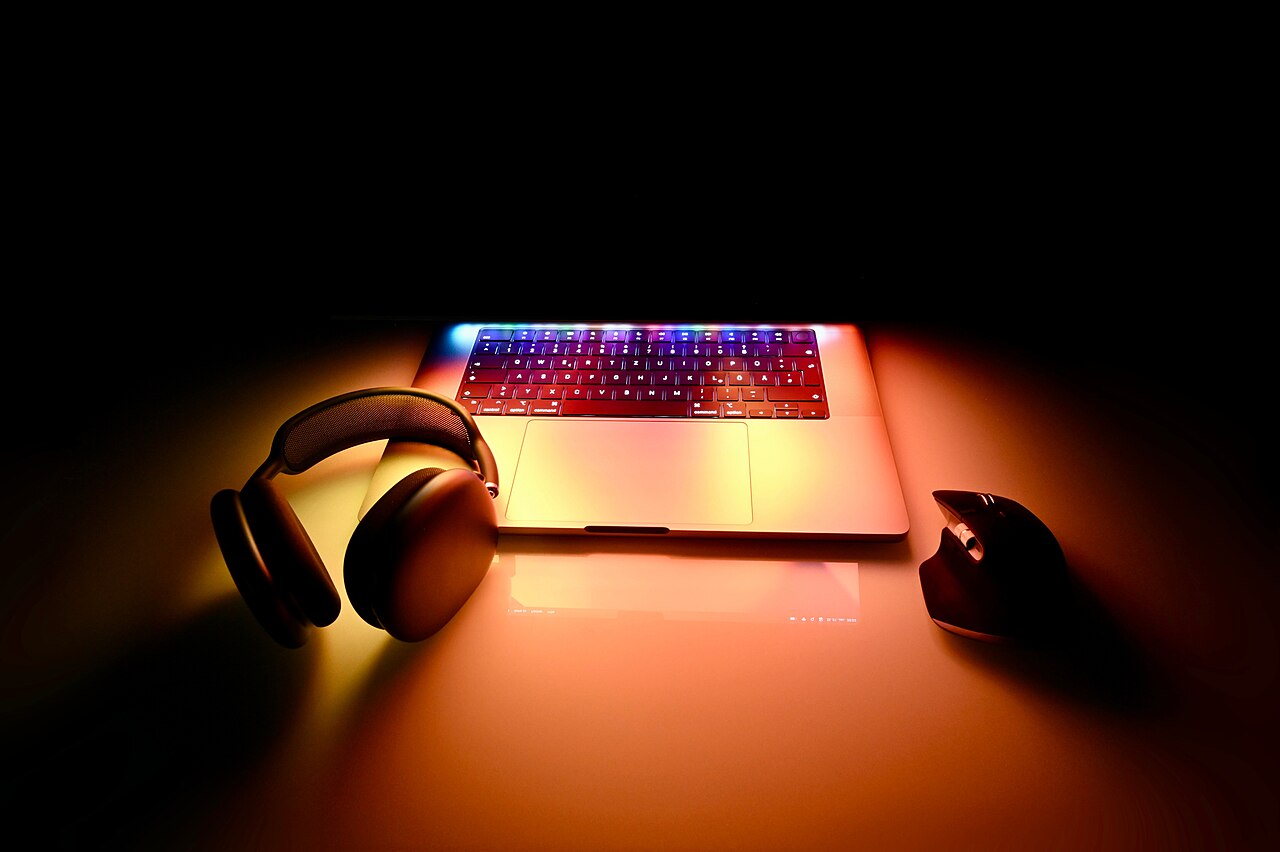 Apple MacBook Air M2 — manufacturer product photograph