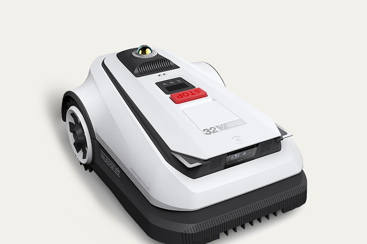 Ecovacs GOAT A3000 LiDAR — detail crop from the cited public reference image.
