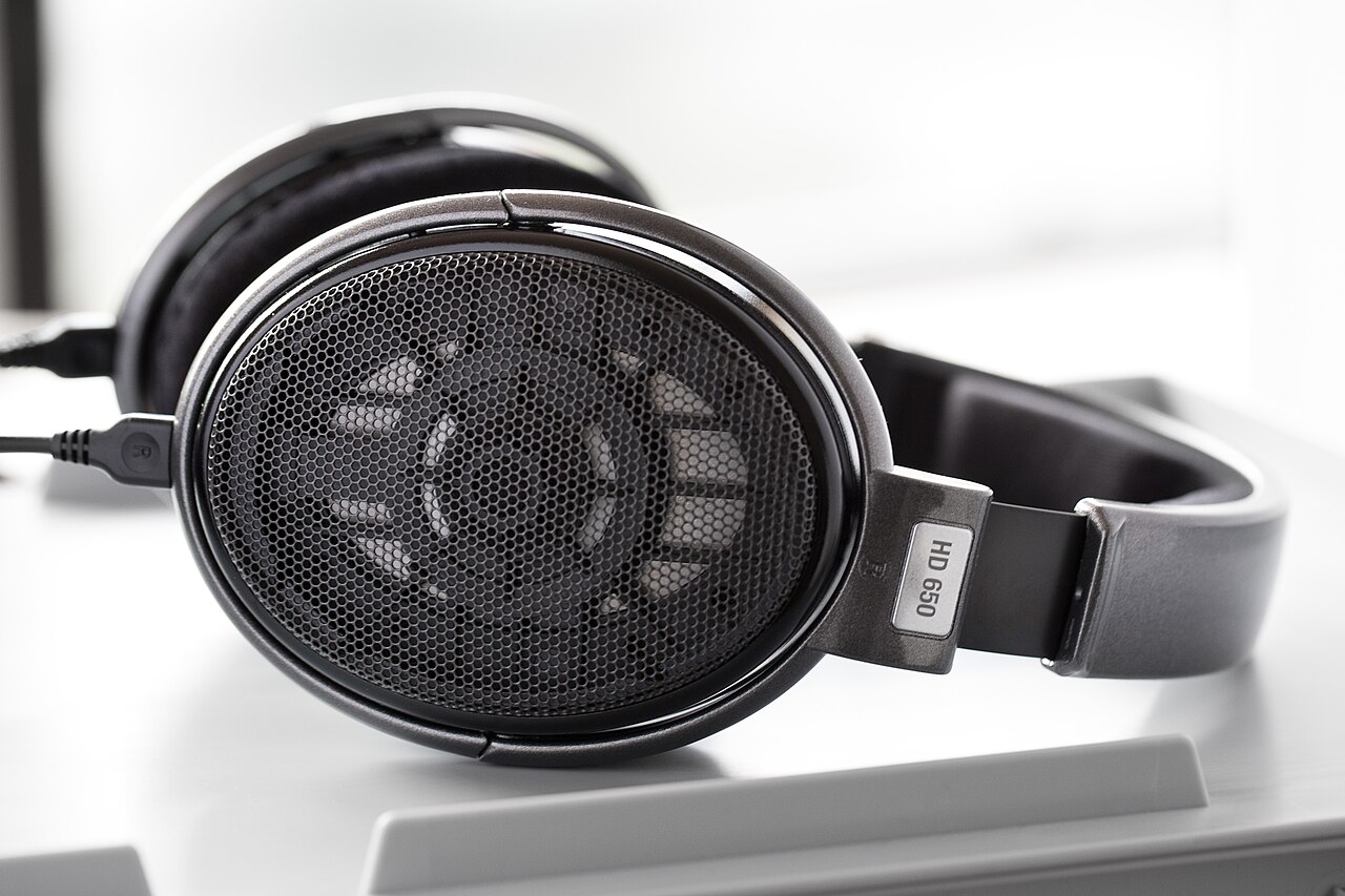 Sennheiser HD 650 — manufacturer product photograph