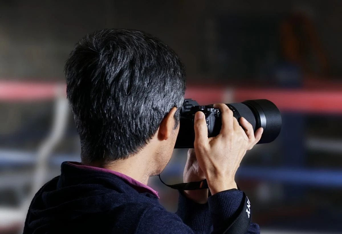 A manufacturer view of the Alpha 7 III controls during shooting.