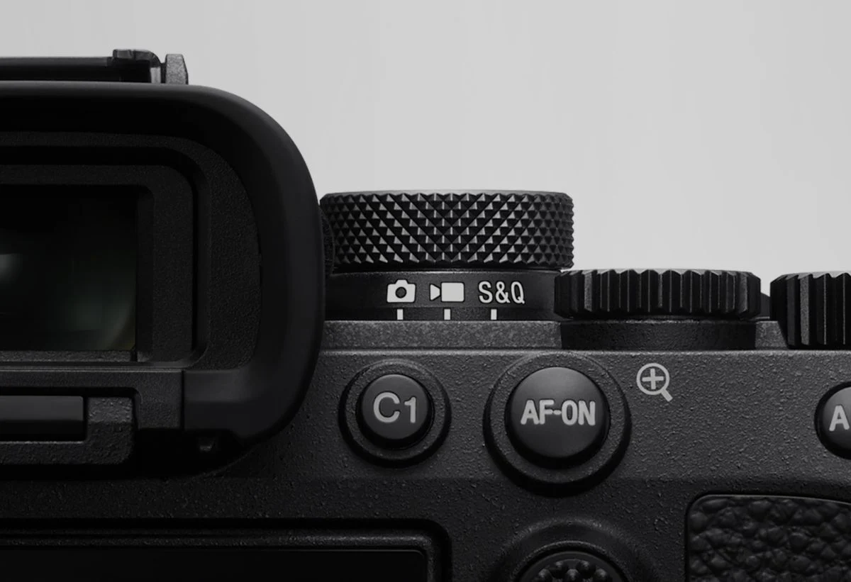 The separate still, movie and S&Q selector changes the operating workflow.