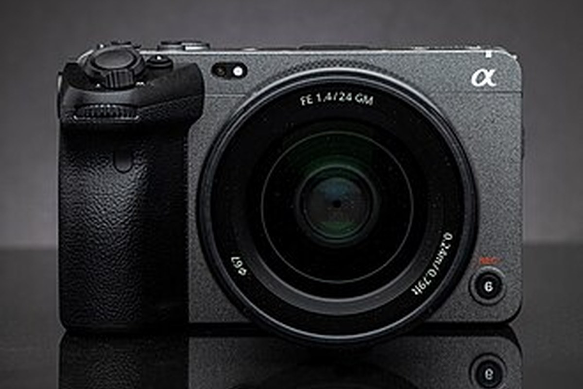 Sony FX3 — detail crop from the cited public reference image.